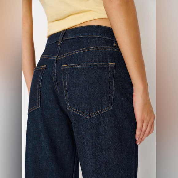 Reformation Cary Low Rise Slouchy Wide Leg Jeans in Ondine Dark Wash - Picture 4 of 8